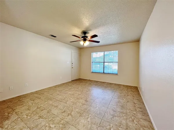 $1,295 | 1110 South Rusk Street, Unit B, Weatherford, TX 76086