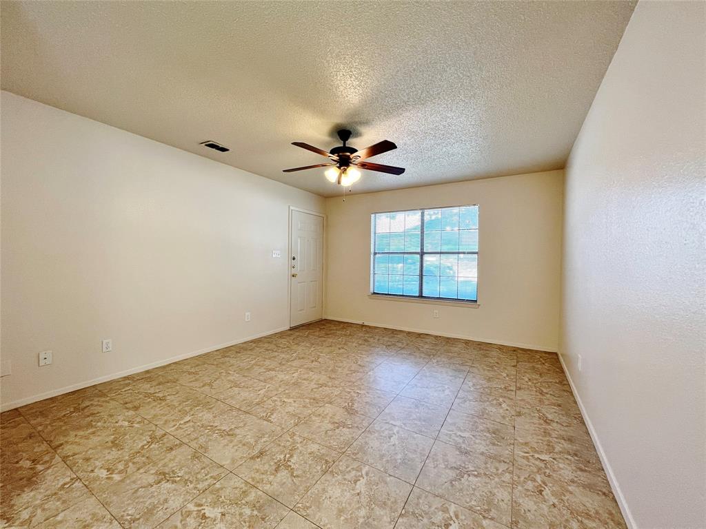 1110 South Rusk Street, Unit B Weatherford, TX 76086 - Photo 4 of 14
