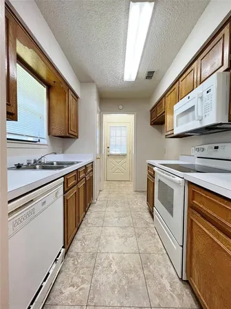 $1,295 | 1110 South Rusk Street, Unit B, Weatherford, TX 76086