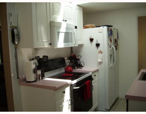 5118 Grove Road Whitehall, PA 15236 - Photo 4 of 8 Kitchen.