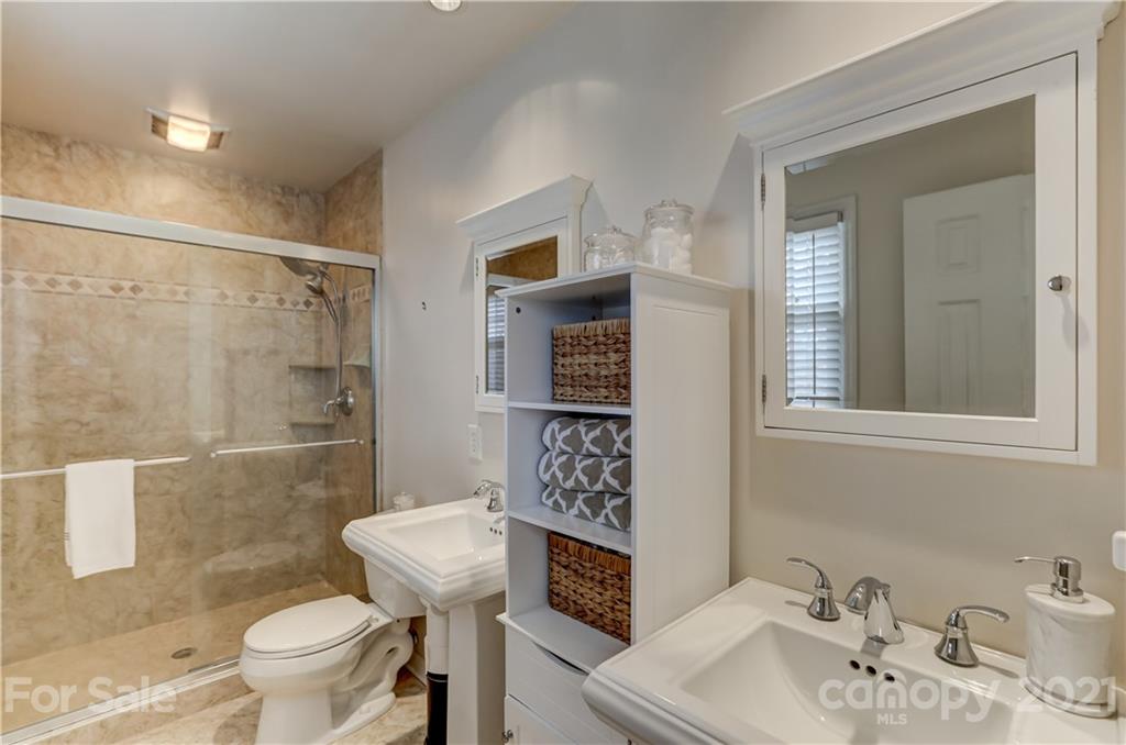 6633 Sharon Road Charlotte, NC 28210 - Photo 31 of 48 Gallery Image 31