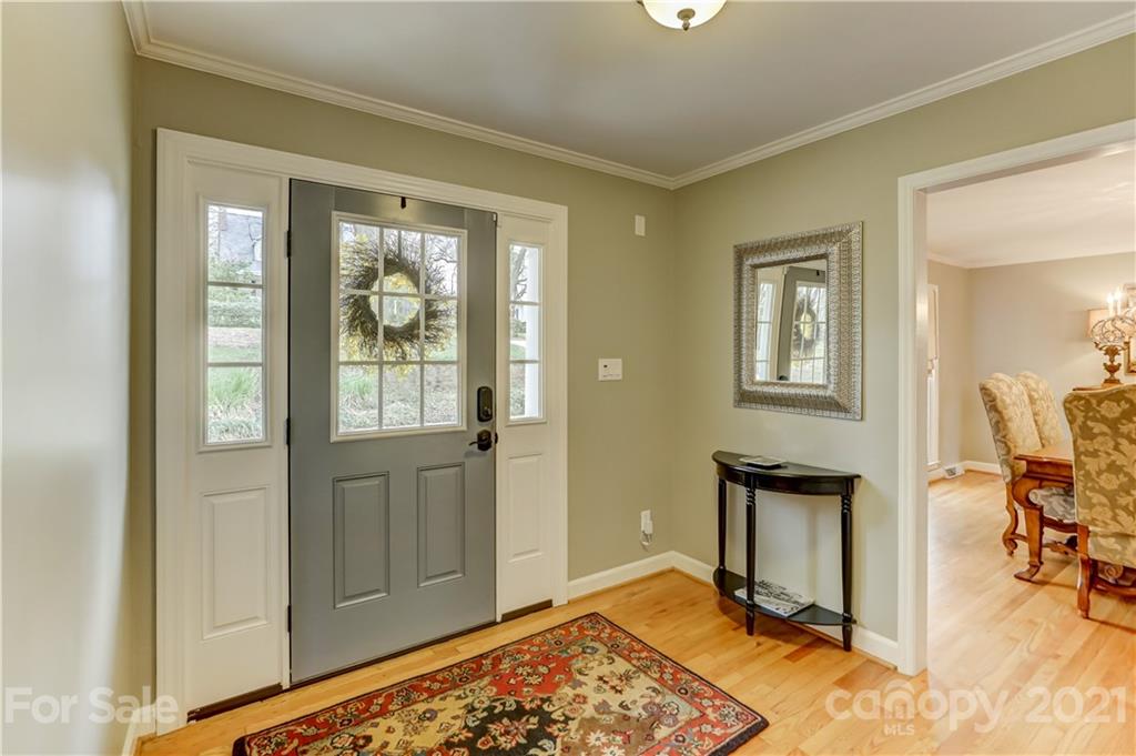 6633 Sharon Road Charlotte, NC 28210 - Photo 6 of 48 Gallery Image 6
