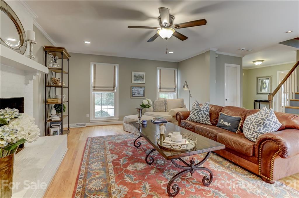 6633 Sharon Road Charlotte, NC 28210 - Photo 9 of 48 Gallery Image 9
