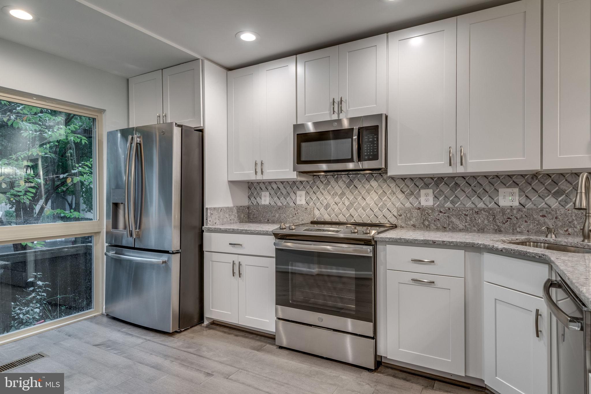 11689 Newbridge Court Reston, VA 20191 - Photo 5 of 42 Gallery Image 5