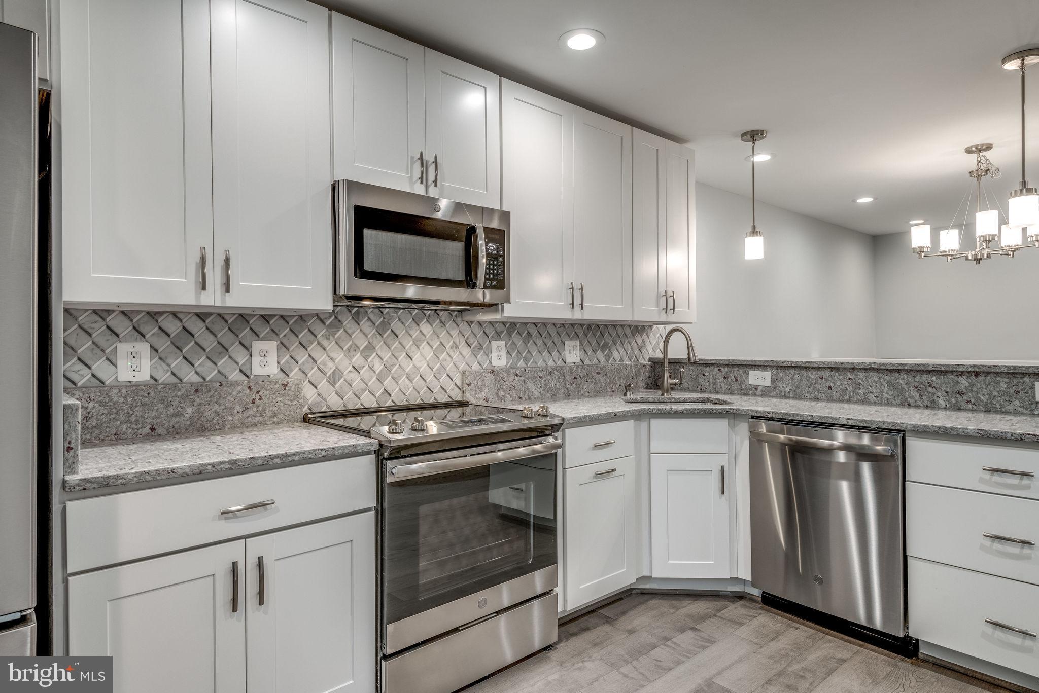 11689 Newbridge Court Reston, VA 20191 - Photo 7 of 42 Gallery Image 7