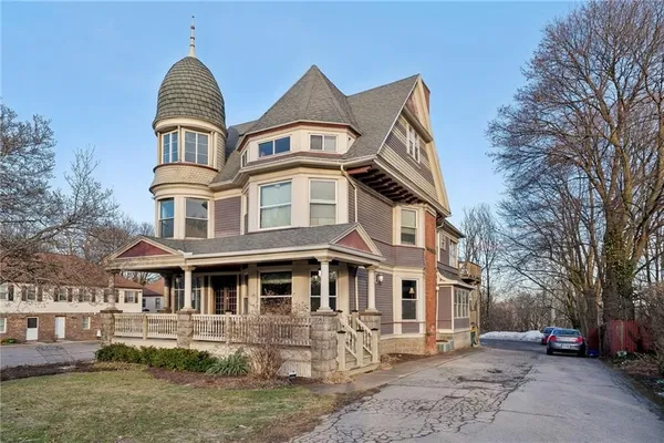 $1,600 | 1108 Lake Avenue, Rochester, NY 14613