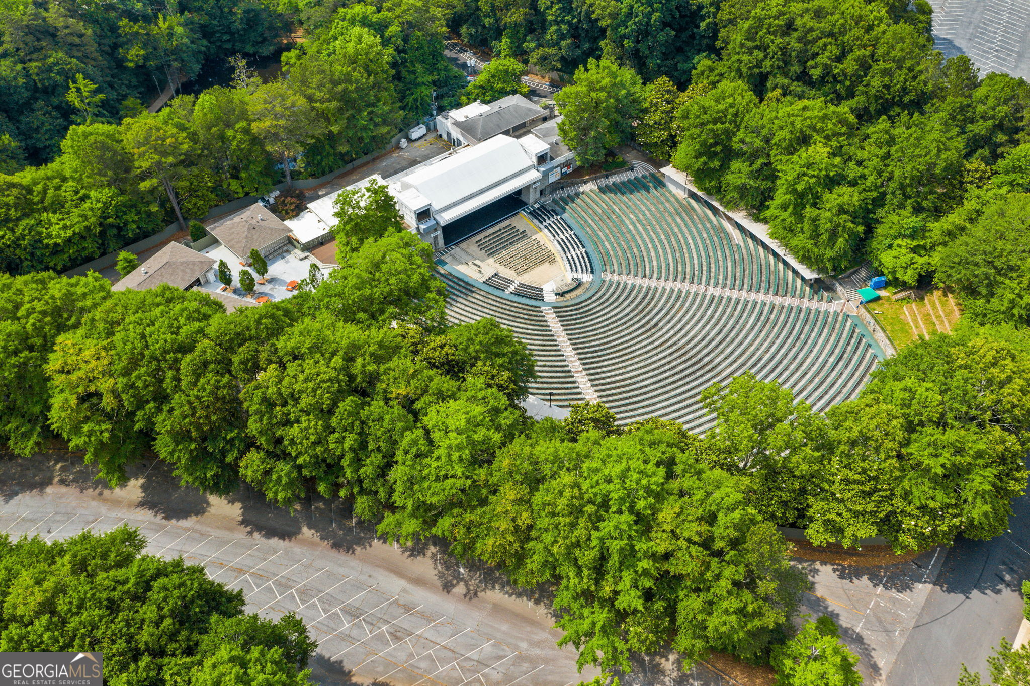 35 Putnam Circle Northeast Atlanta, GA 30342 - Photo 16 of 22 an outdoor view of garden