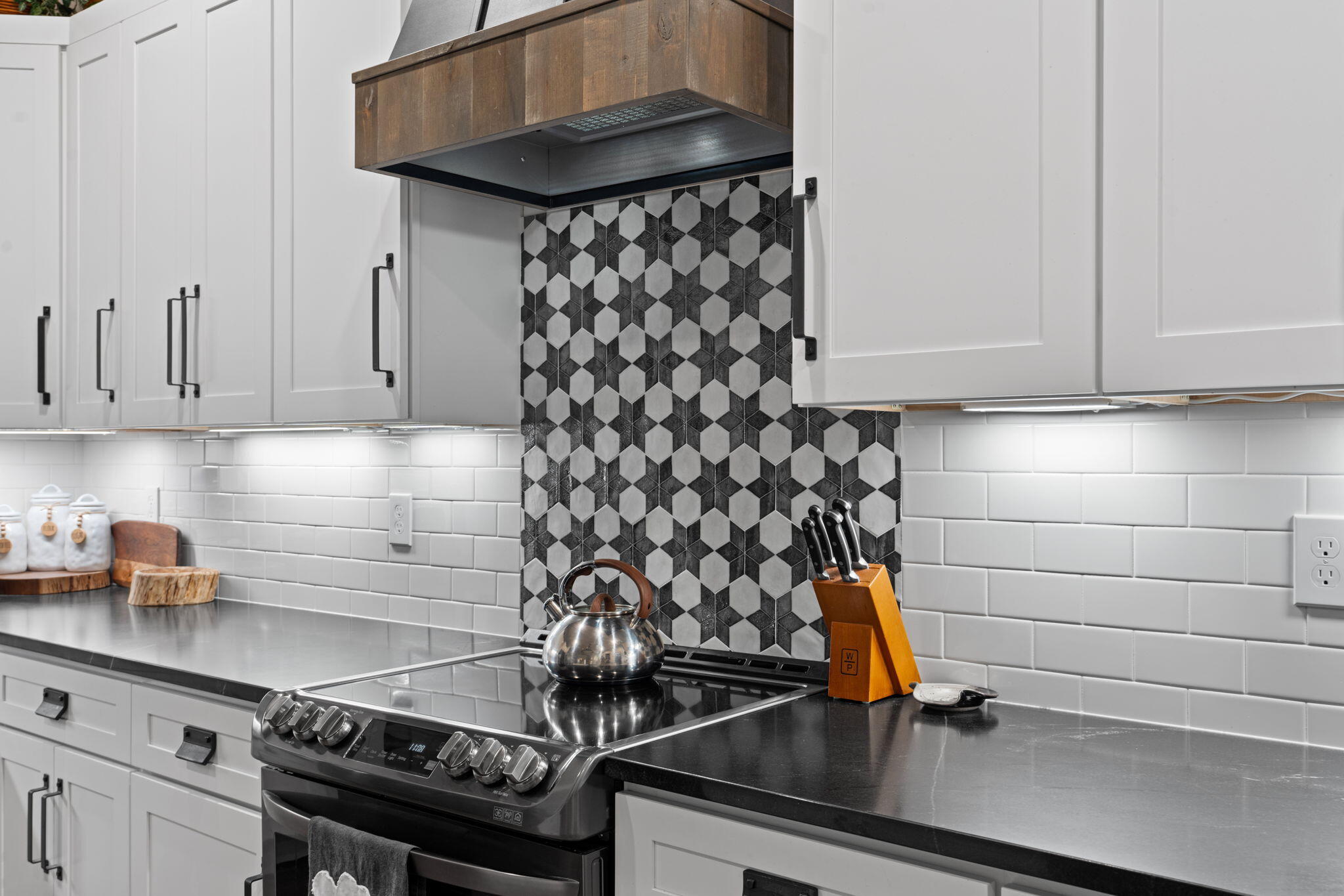 1545 37th Street Northeast Cleveland, TN 37312 - Photo 8 of 35 13-web-or-mls-37th Street-Leah Wicker-13