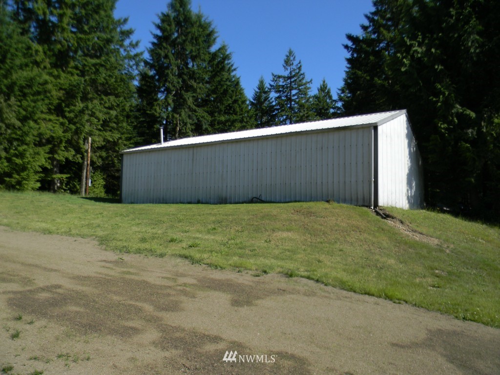 1417 Southwest J H Road Port Orchard, WA 98367 - Photo 22 of 25 Gallery Image 22