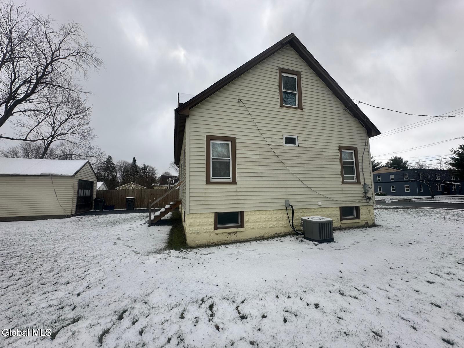 407 East Bloomfield Street Rome, NY 13440 - Photo 3 of 18 IMG-20260407-WA0016