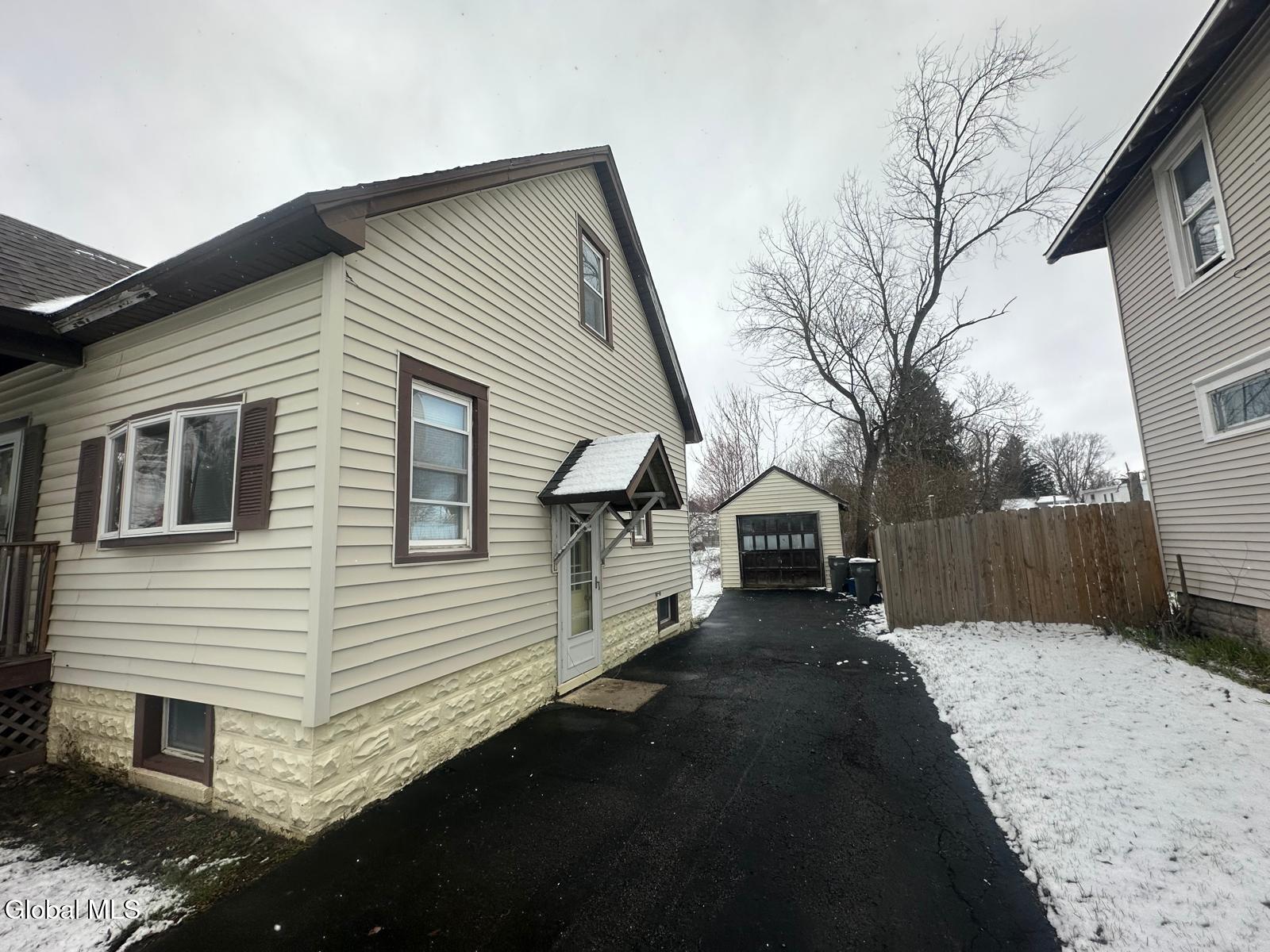 407 East Bloomfield Street Rome, NY 13440 - Photo 5 of 18 IMG-20260407-WA0021