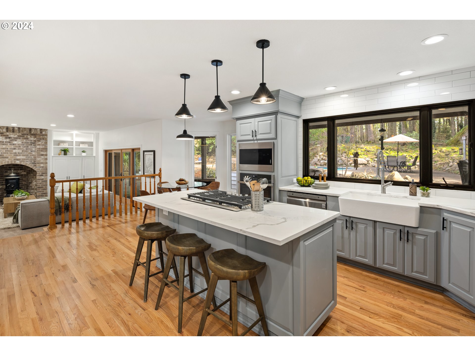 473 Southwest Hebb Park Road West Linn, OR 97068 - Photo 10 of 48 Gallery Image 10