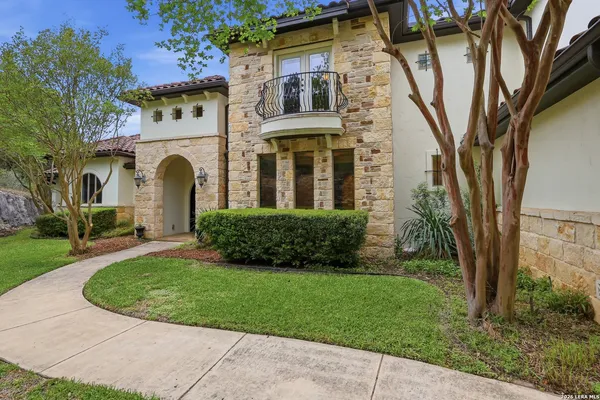 $1,200,000 | 18633 Shadow Canyon Drive, Helotes, TX 78023