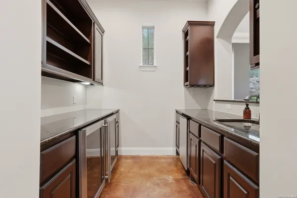 $1,200,000 | 18633 Shadow Canyon Drive, Helotes, TX 78023