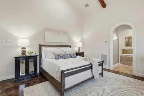 $1,200,000 | 18633 Shadow Canyon Drive, Helotes, TX 78023