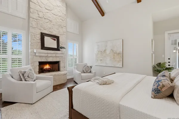 $1,200,000 | 18633 Shadow Canyon Drive, Helotes, TX 78023