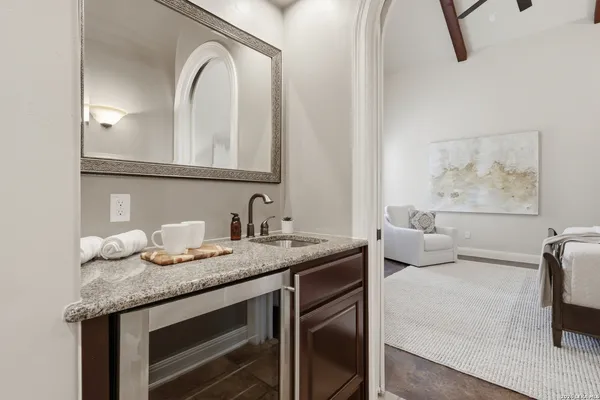 $1,200,000 | 18633 Shadow Canyon Drive, Helotes, TX 78023