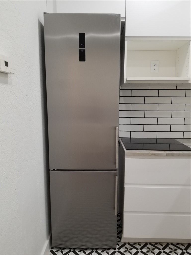 2605 Enfield Road, Unit 109 Austin, TX 78703 - Photo 13 of 33 Upright Refrigerator w/full size Freezer