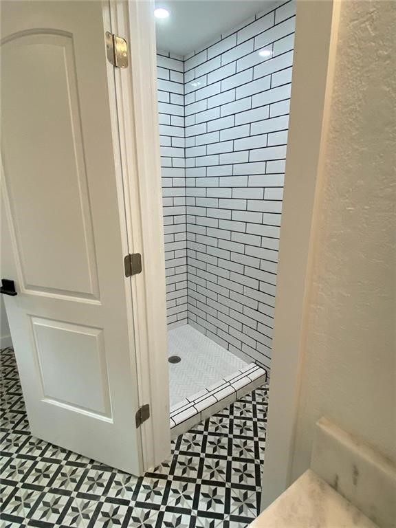 2605 Enfield Road, Unit 109 Austin, TX 78703 - Photo 21 of 33 Floors/Walls Pattern View