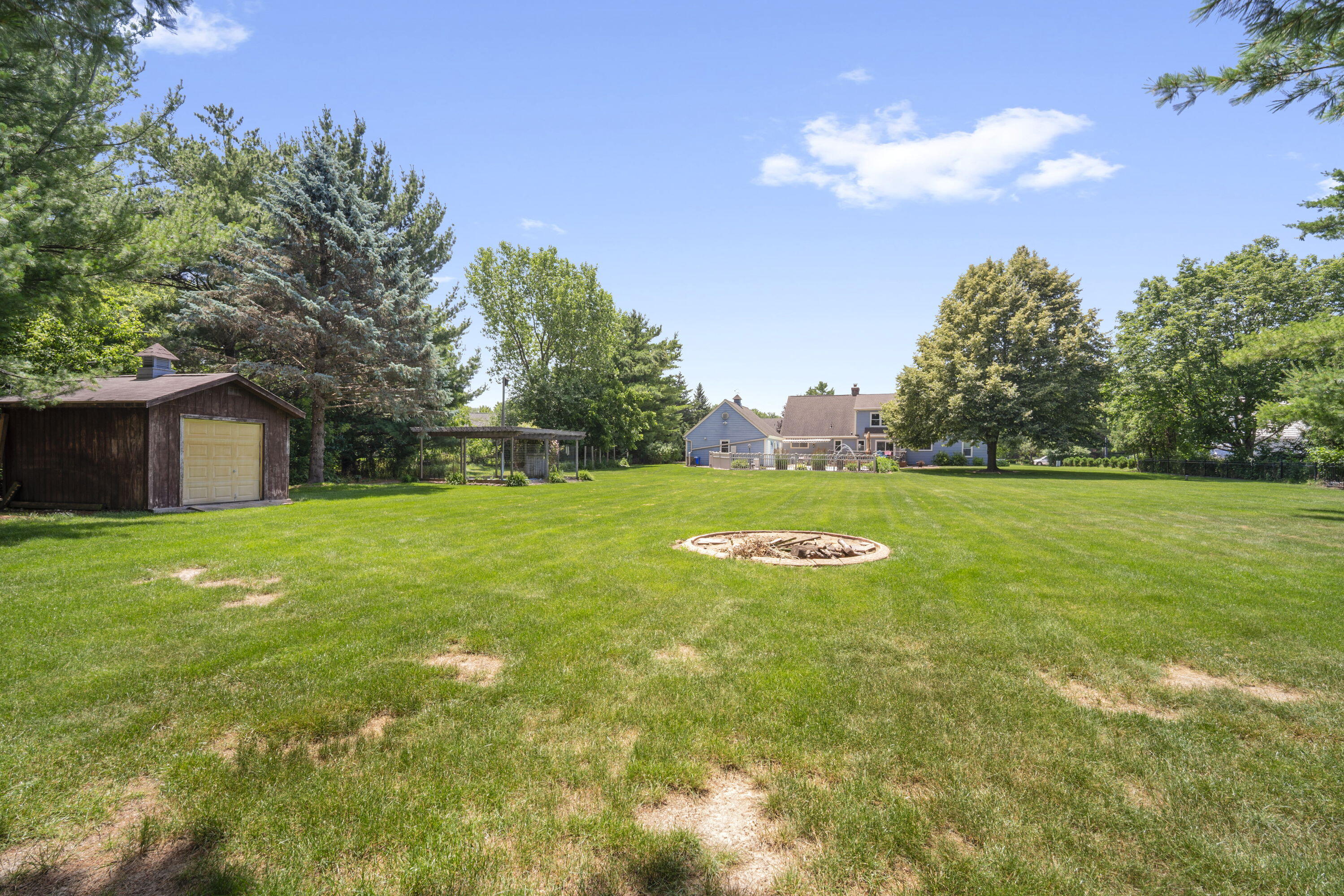 149 Hickory Drive Delafield, WI 53018 - Photo 41 of 43 41_imgDSC03409