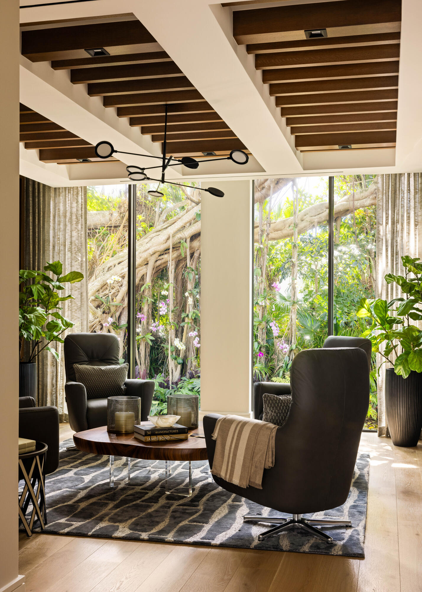 488 South Beach Road Jupiter Island, FL 33455 - Photo 21 of 54 a living room with furniture and a window