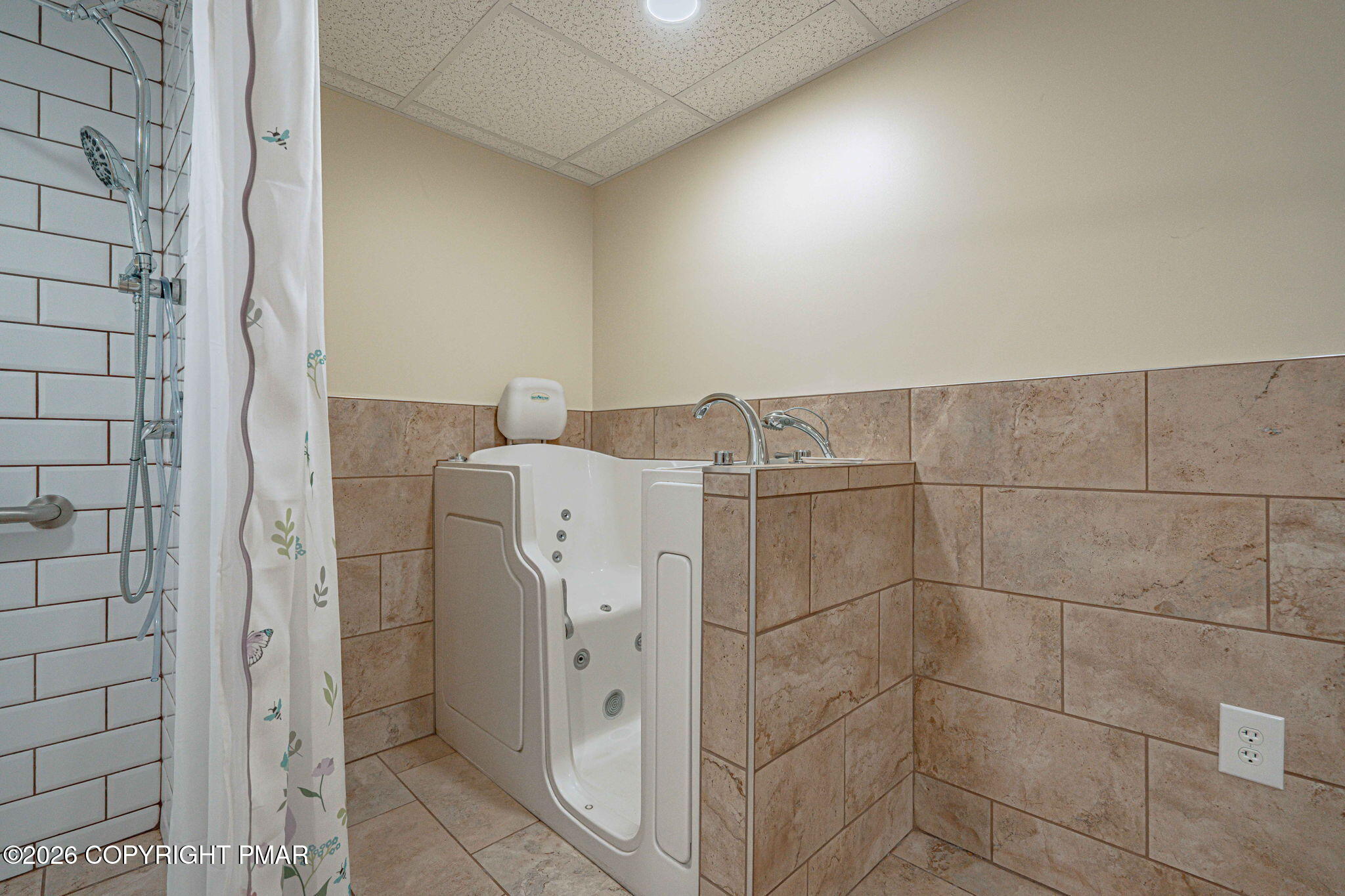 3310 Friedens Road Slatington, PA 18080 - Photo 33 of 38 a utility room with dryer and washer
