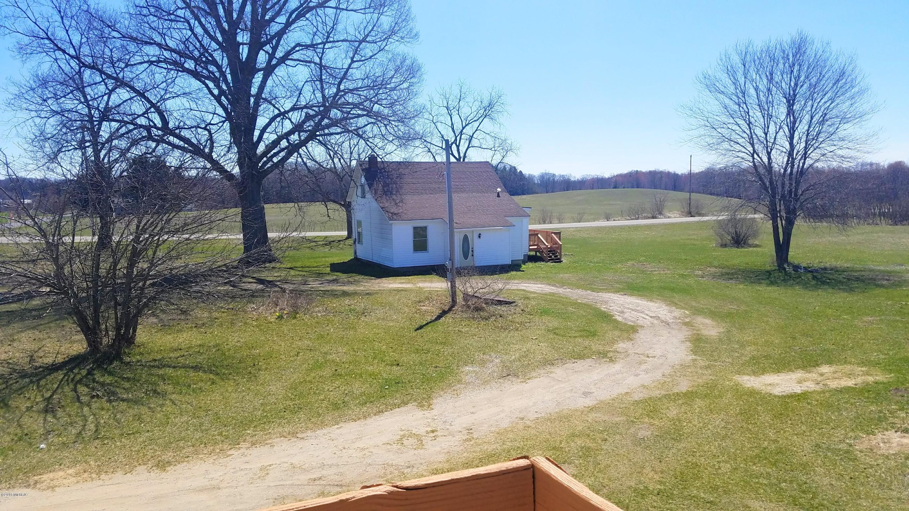 751 East Arthur Road Rothbury, MI 49452 - Photo 46 of 62 20180428_114017