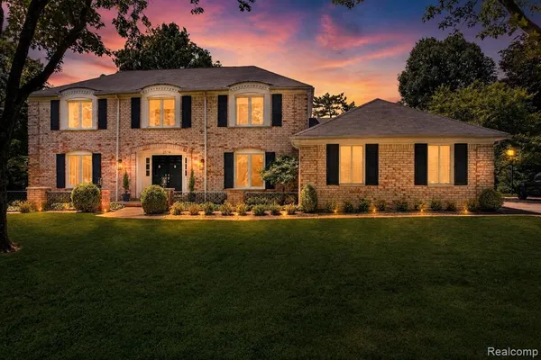 $868,000 | 2574 Fox Chase Drive, Troy, MI 48098