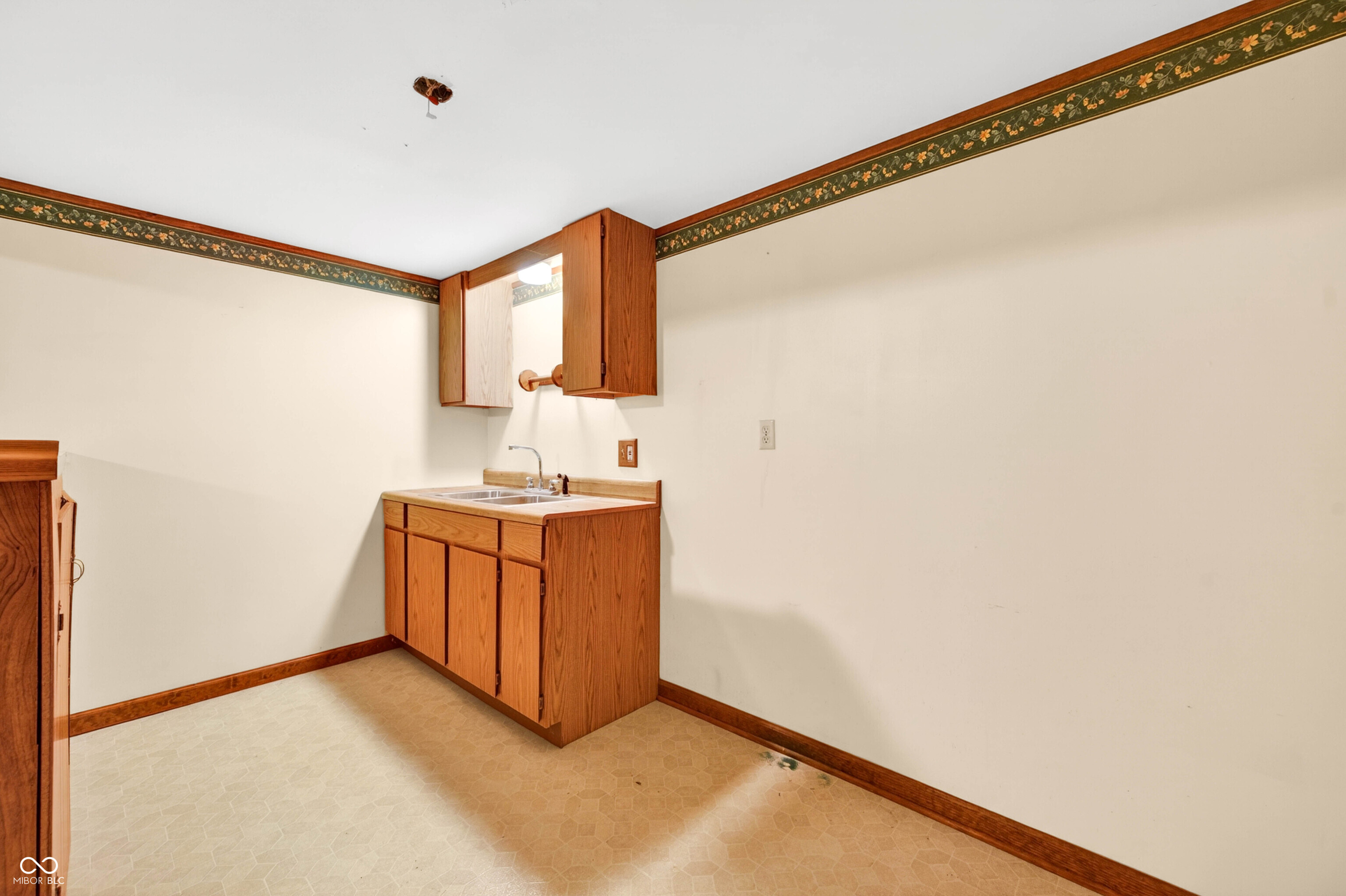 2240 Sims Drive Columbus, IN 47203 - Photo 33 of 56