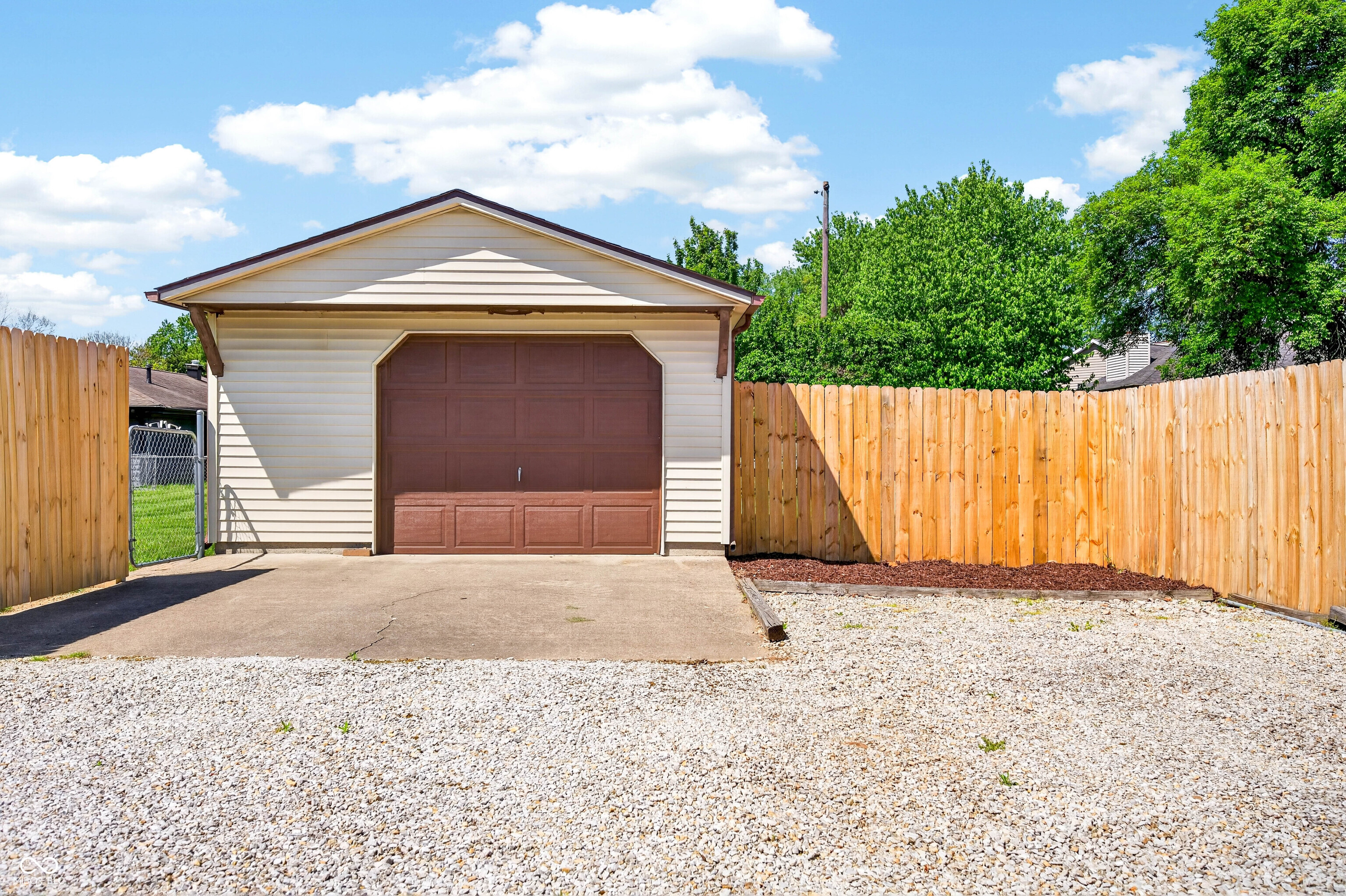 2240 Sims Drive Columbus, IN 47203 - Photo 49 of 56