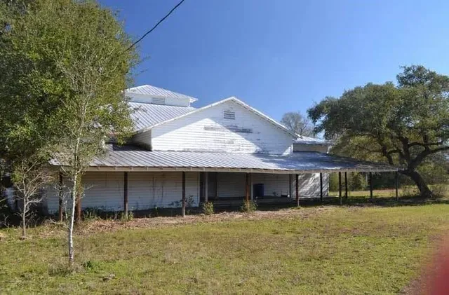 $219,000 | 9451 Rosanky Road, Flatonia, TX 78941