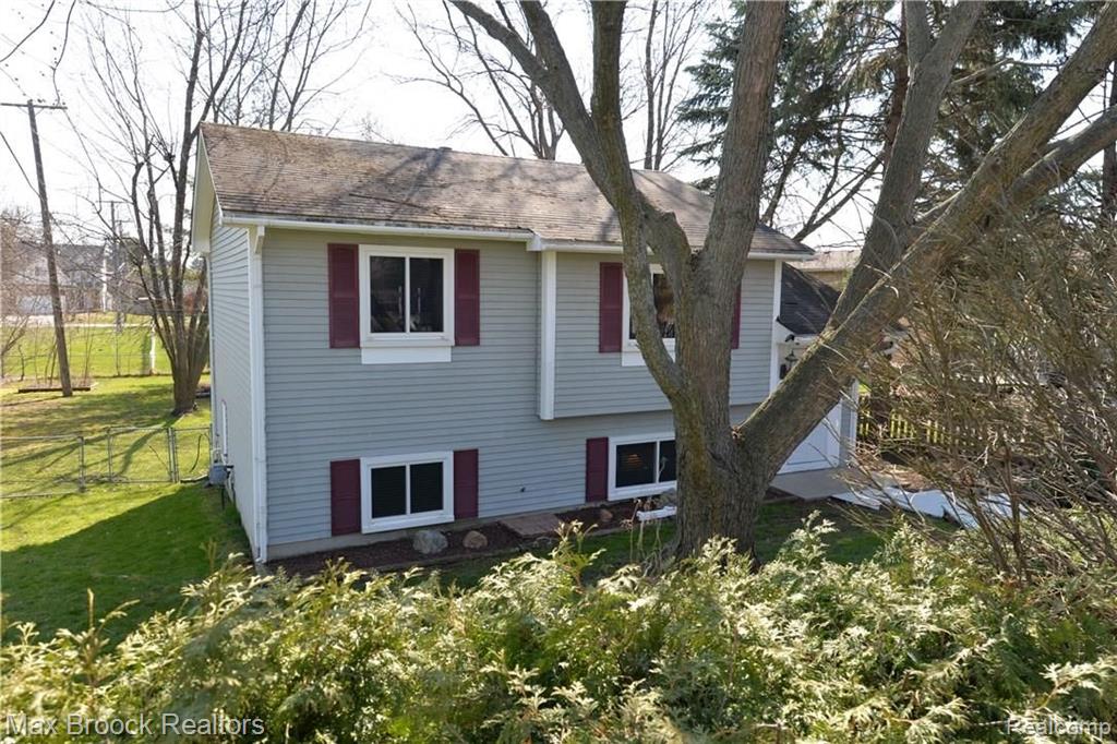 3971 Mildred Avenue Rochester Hills, MI 48309 - Photo 2 of 10