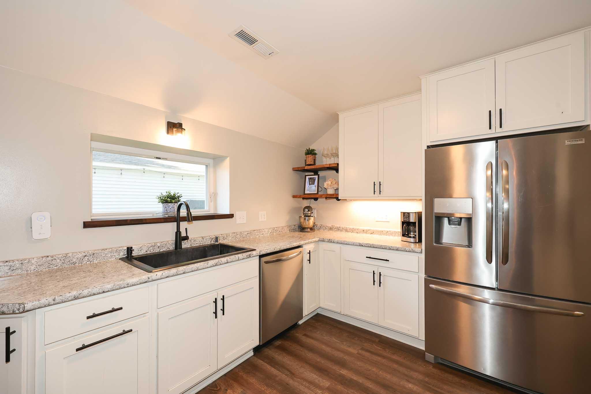 4908 Anker Road Caledonia, WI 53406 - Photo 10 of 30 Kitchen