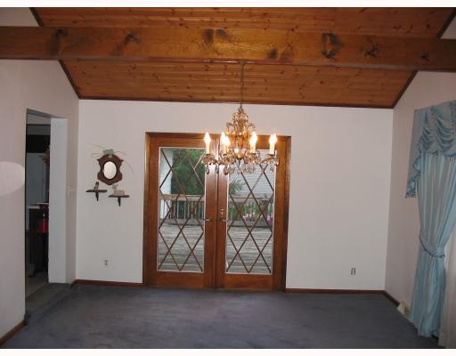 1229 Claridge-Elliott Road Jeannette, PA 15644 - Photo 4 of 10 Dining Room.