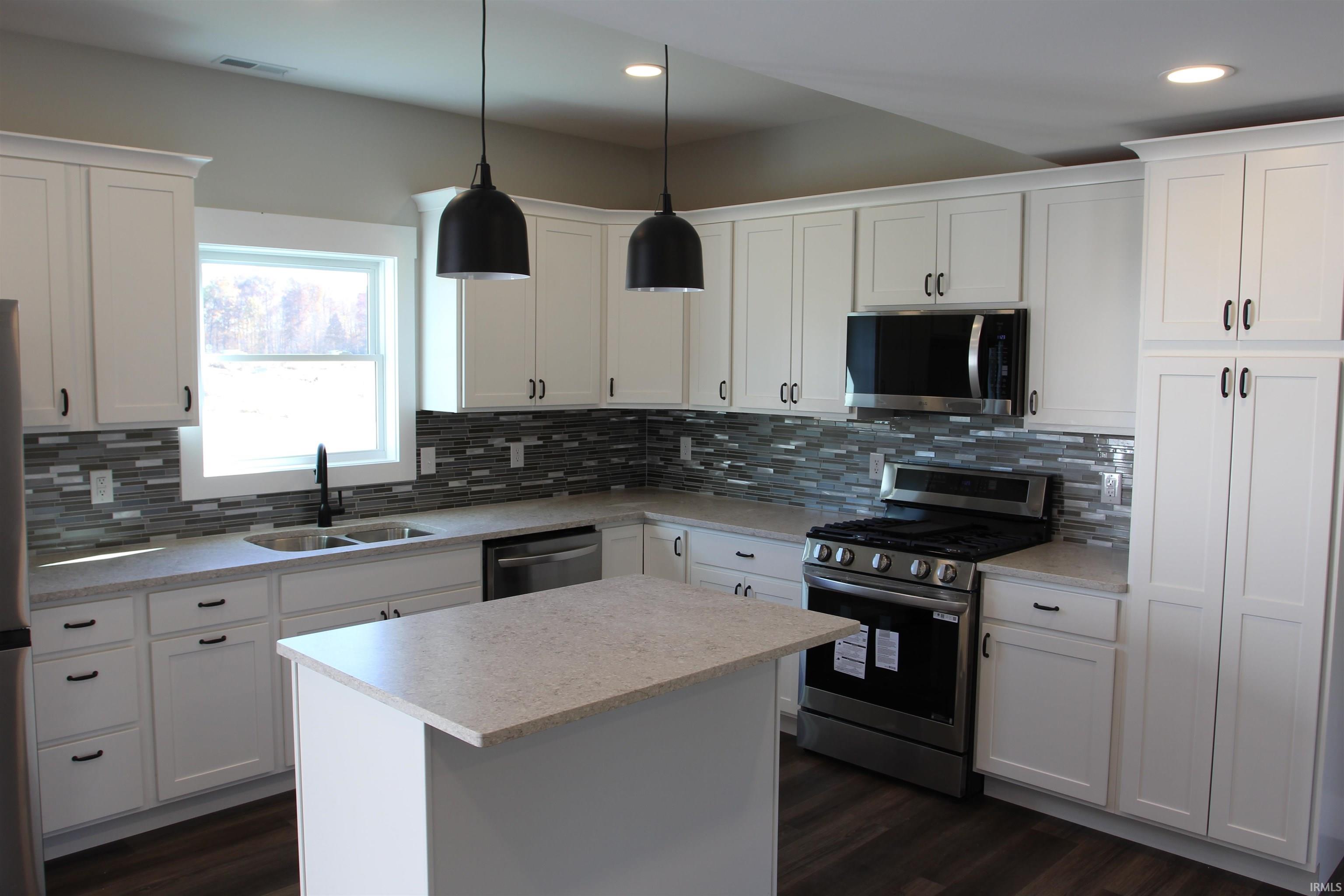610 White Oak Road Spencer, IN 47460 - Photo 5 of 24 Gallery Image 5