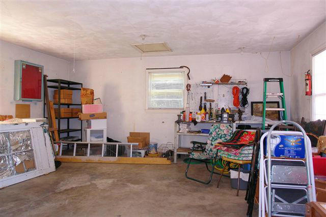 285 Blue Ridge Drive Blue Ridge, VA 24064 - Photo 41 of 46 a room with furniture and musical instruments