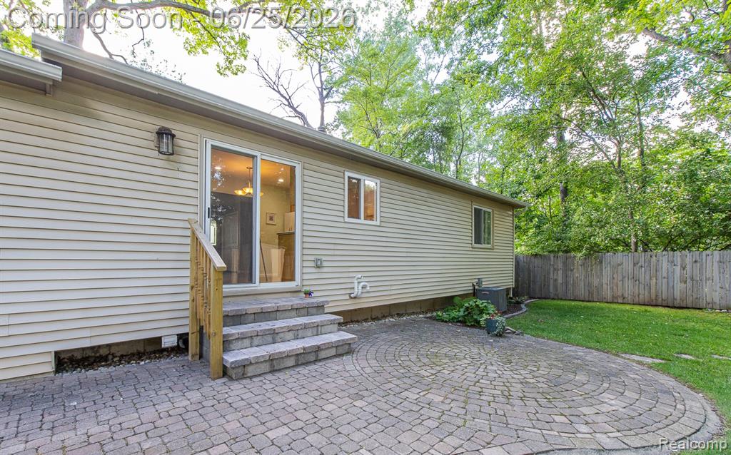 1665 Rosedale Street West Bloomfield, MI 48324 - Photo 30 of 40