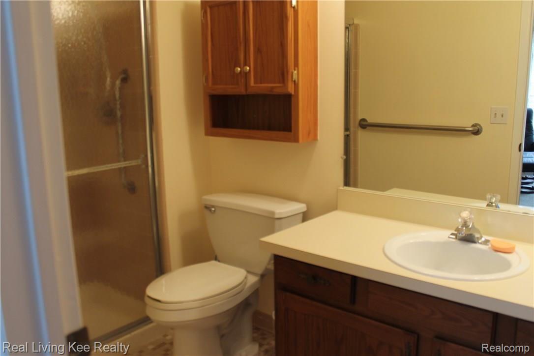 1802 Reis Court Rochester, MI 48309 - Photo 16 of 29 IMG_3593.JPG