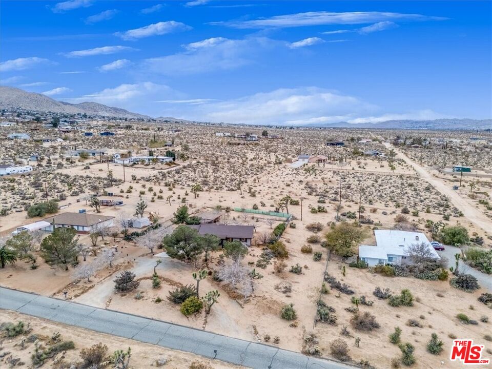 6942 Sunnyhill Road Joshua Tree, CA 92252 - Photo 4 of 32
