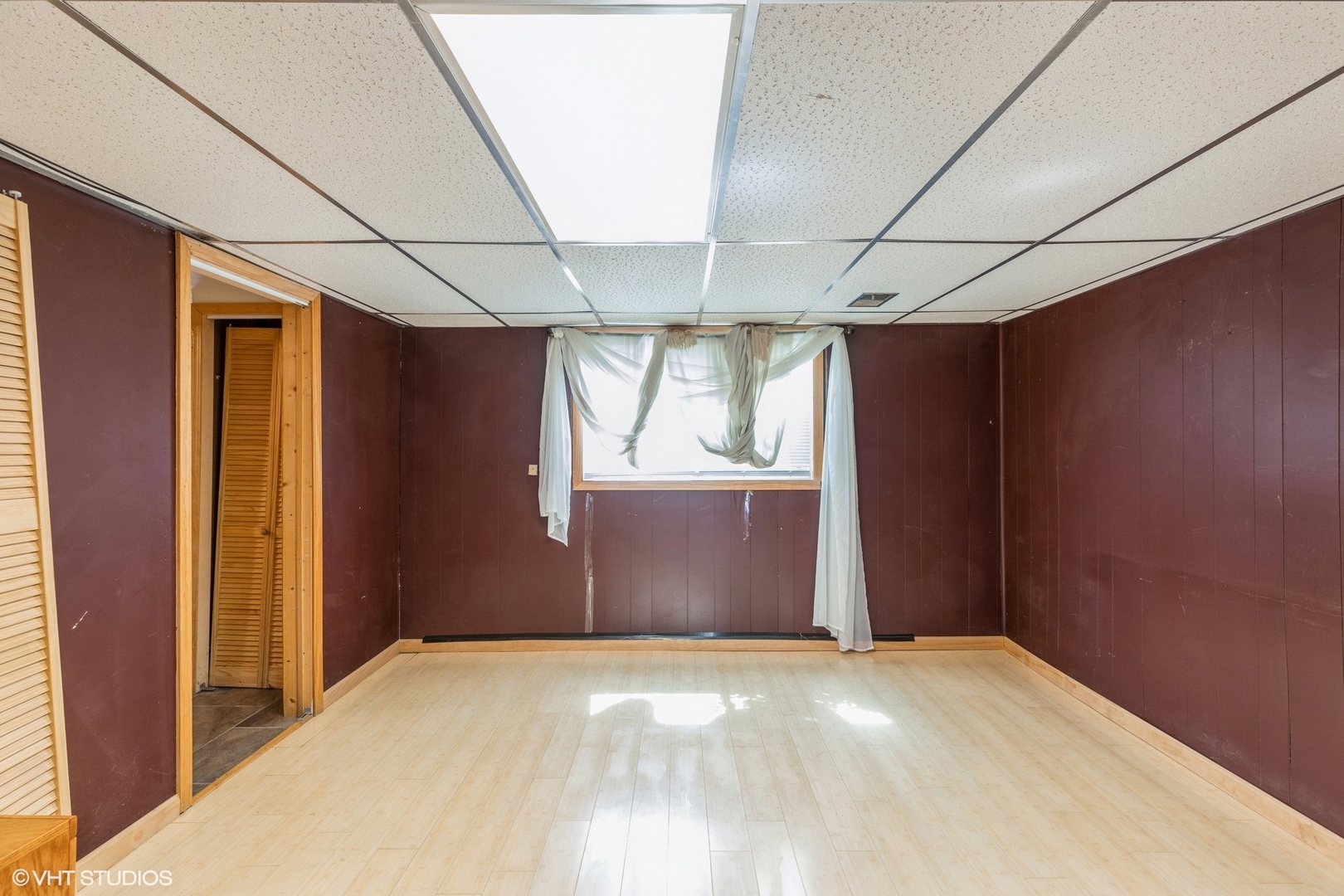 18159 Ravisloe Terrace Country Club Hills, IL 60478 - Photo 11 of 19 a view of a room with a large window