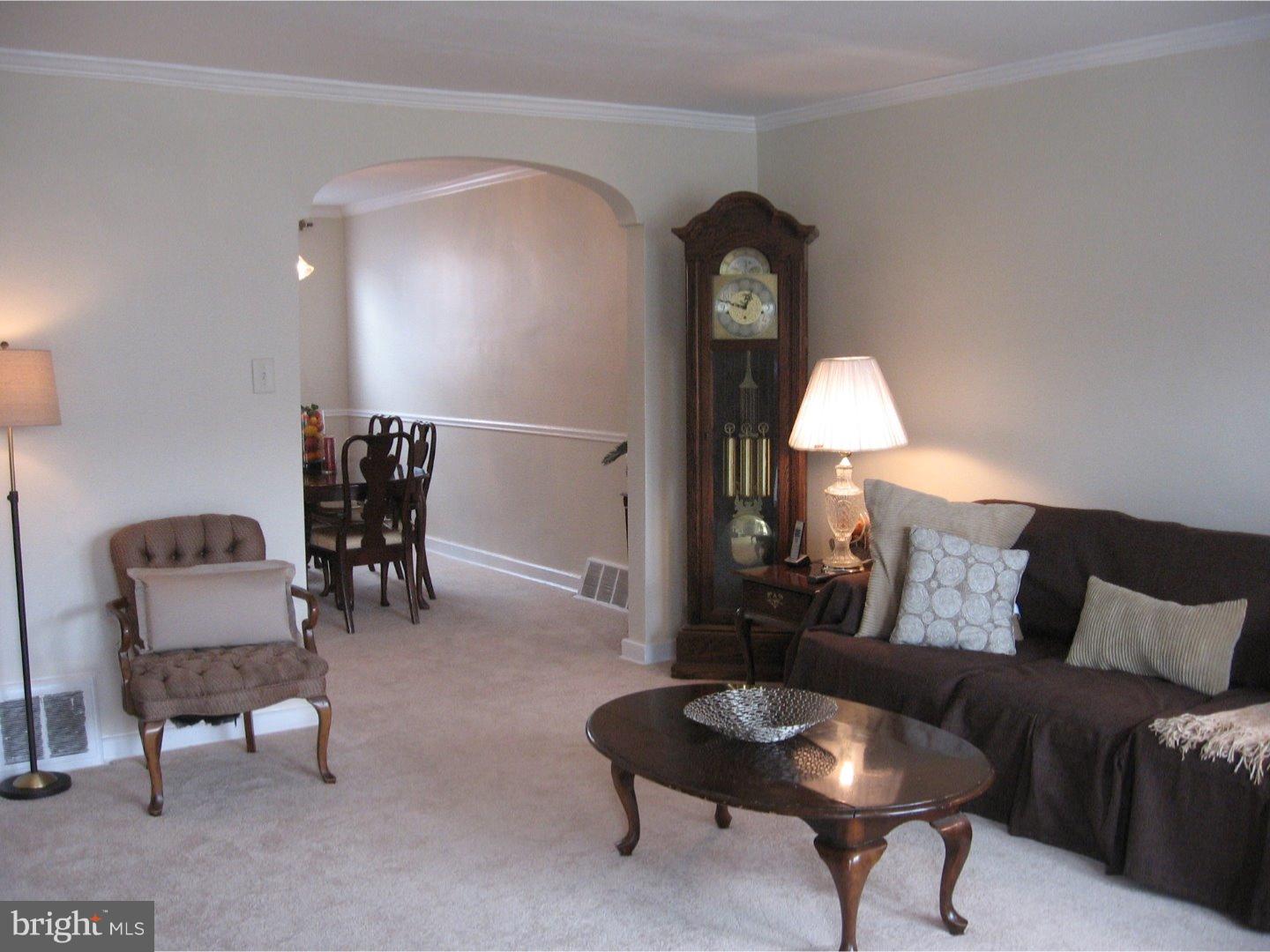 7913 Temple Road Philadelphia, PA 19150 - Photo 9 of 23 Living Room
