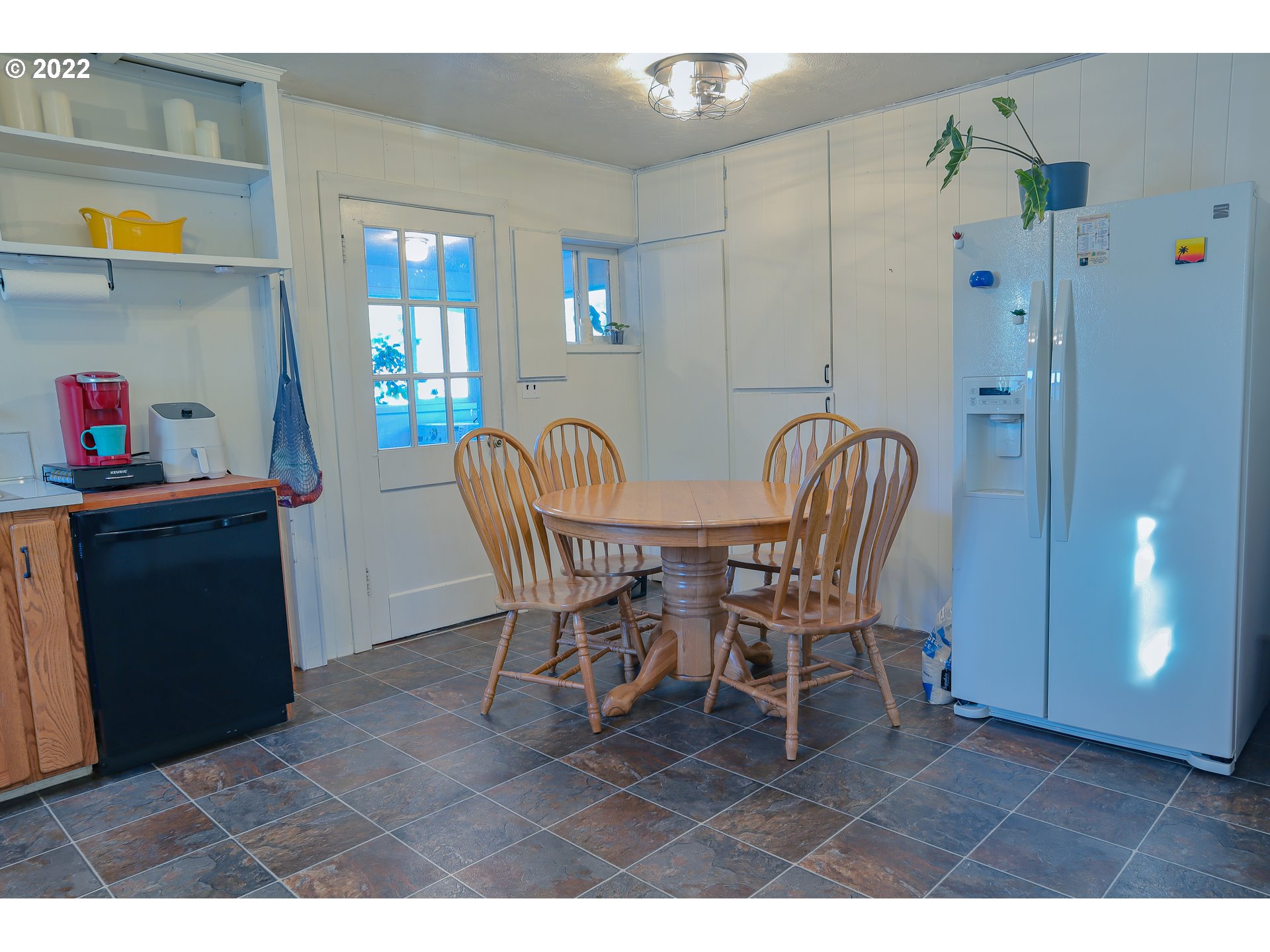 465 North 23rd Street Springfield, OR 97477 - Photo 6 of 23 Kitchen/Dining Room