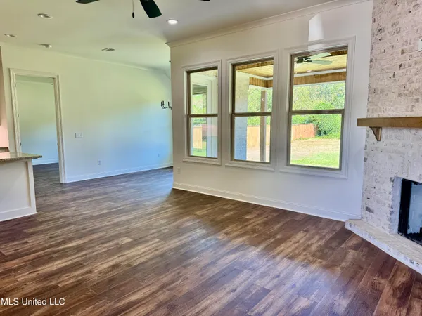 $335,900 | 16 Hedges Plantation Place, Natchez, MS 39120