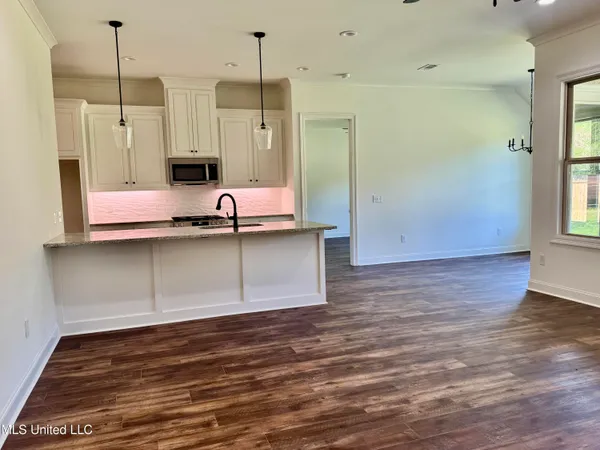 $335,900 | 16 Hedges Plantation Place, Natchez, MS 39120