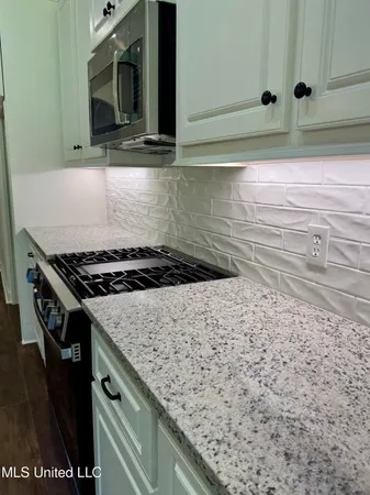 $335,900 | 16 Hedges Plantation Place, Natchez, MS 39120