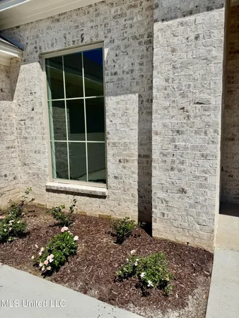 $335,900 | 16 Hedges Plantation Place, Natchez, MS 39120