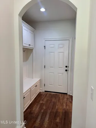 $335,900 | 16 Hedges Plantation Place, Natchez, MS 39120