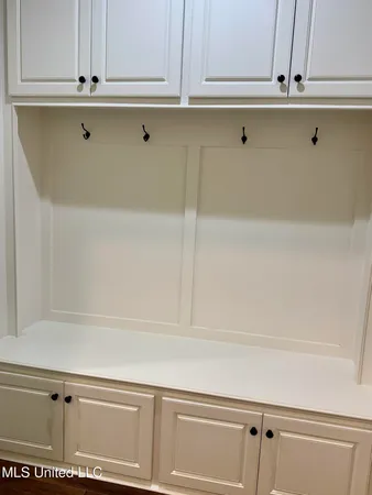 $335,900 | 16 Hedges Plantation Place, Natchez, MS 39120