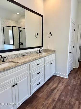 $335,900 | 16 Hedges Plantation Place, Natchez, MS 39120