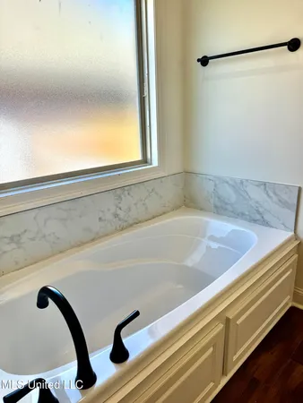 $335,900 | 16 Hedges Plantation Place, Natchez, MS 39120